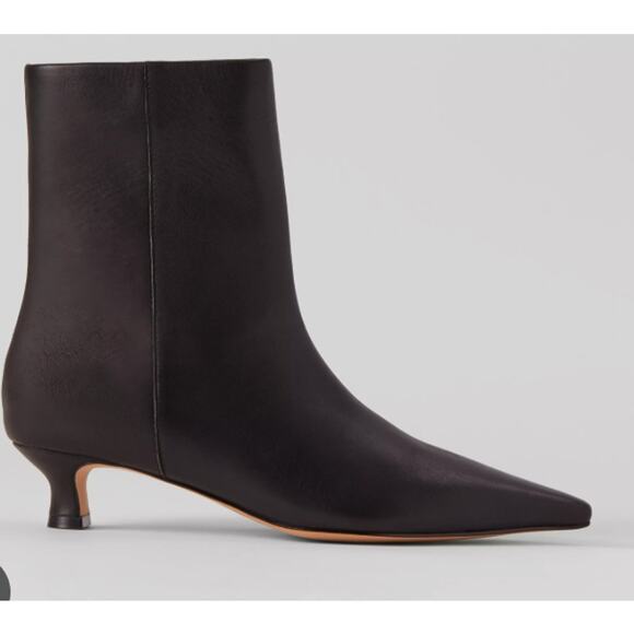 NWOB Ann Taylor Pointy Toe Leather Boot Curved Heel 10 - Picture 2 of 5